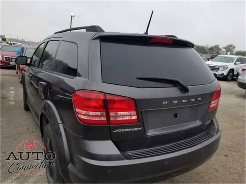 Used 2020 Dodge Journey SE w/ Blacktop Package image 3