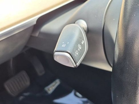 Used 2023 Tesla Model Y Long Range AWD/4WD image 25