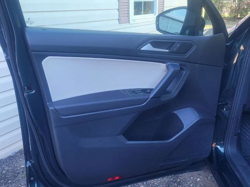 Used 2019 Volkswagen Tiguan SE w/ Panoramic Sunroof Package AWD/4WD image 15