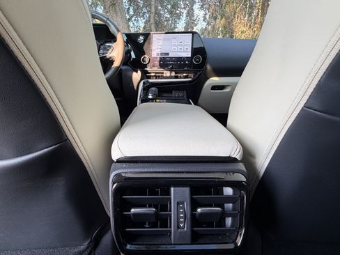 Used 2024 Lexus NX 250 FWD image 37