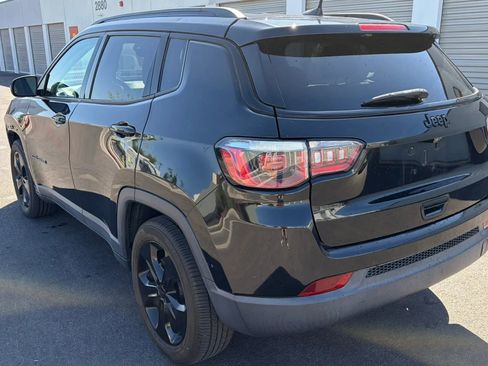 Used 2020 Jeep Compass Latitude FWD image 3
