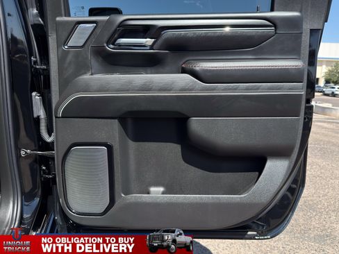 Used 2025 GMC Sierra 2500 AT4X AWD/4WD image 25