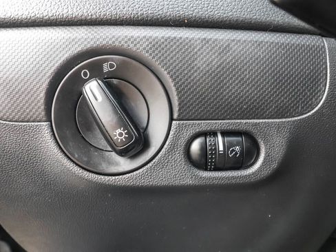 Used 2014 Volkswagen Jetta SE image 16