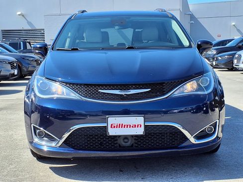 Used 2020 Chrysler Pacifica Touring-L Plus w/ Tire & Wheel Group FWD image 21