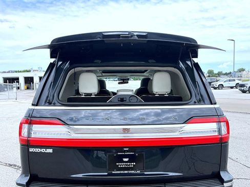 Used 2021 Lincoln Navigator Black Label w/ Cargo Convenience Package AWD/4WD image 9