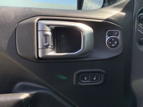 Used 2019 Jeep Wrangler Unlimited Sport image 15