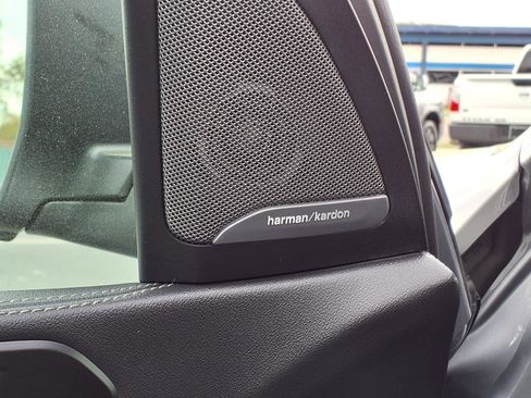 Used 2025 BMW X5 sDrive40i w/ Climate Comfort Package image 16