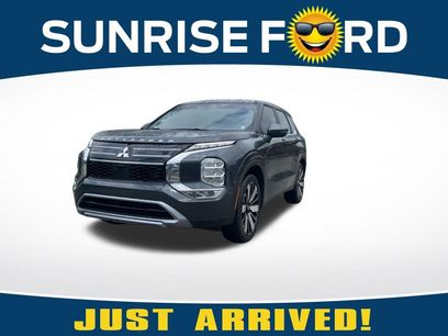 Used 2025 Mitsubishi Outlander SE