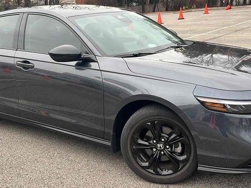 Used 2025 Honda Accord SE image 3