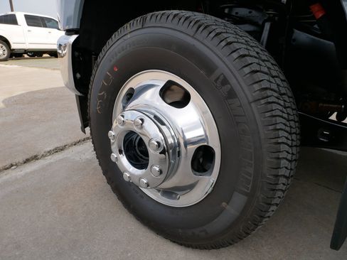 New 2026 Ford F350 Lariat w/ FX4 Off-Road Package image 8