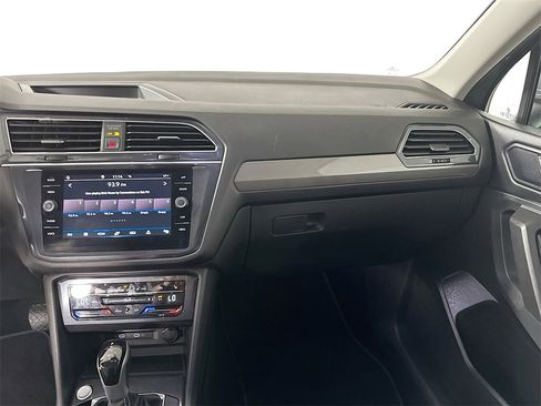 Used 2023 Volkswagen Tiguan SE w/ Panoramic Sunroof Package image 20