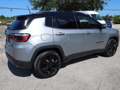 Used 2021 Jeep Compass Latitude FWD image 7