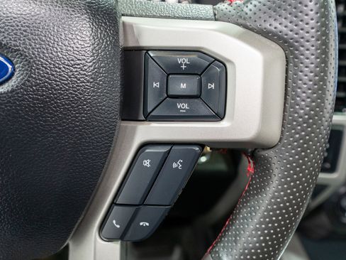 Used 2019 Ford F150 Lariat image 31