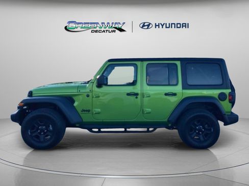 Used 2025 Jeep Wrangler Sport image 4