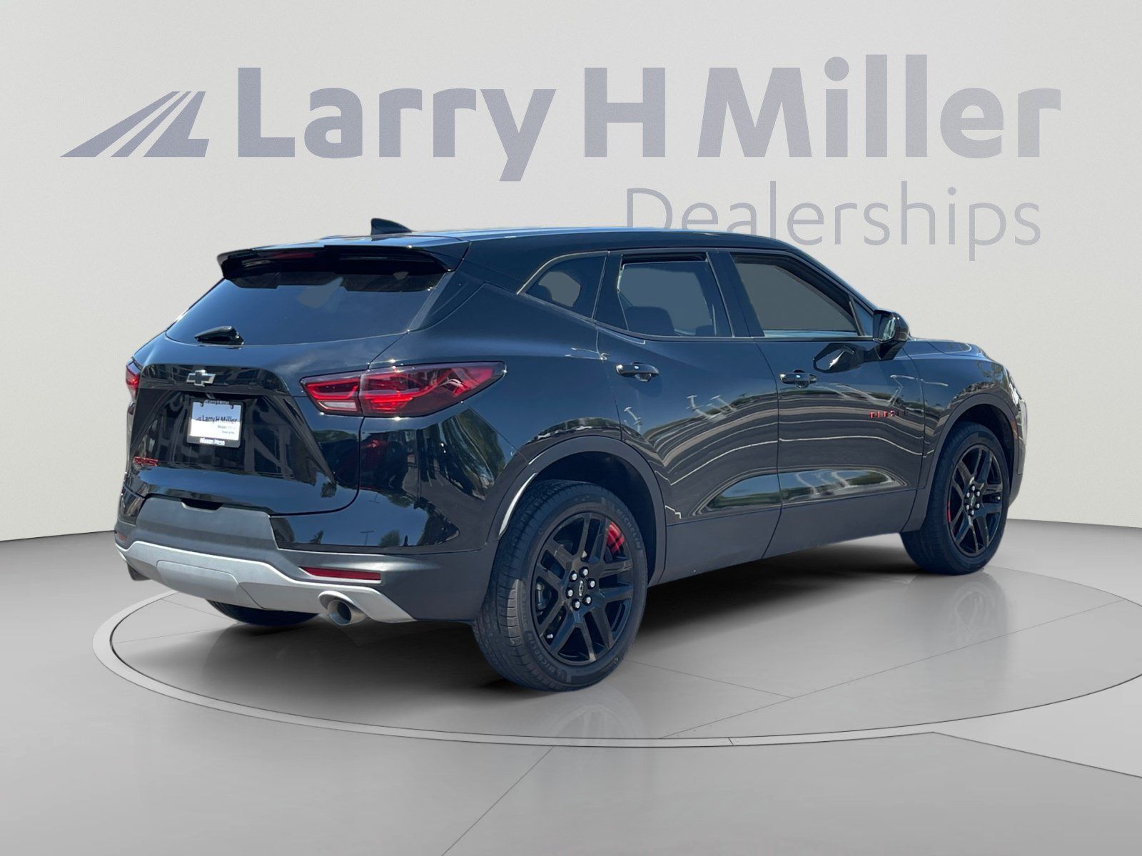 Used 2024 Chevrolet Blazer LT w/ Redline Edition FWD image 5
