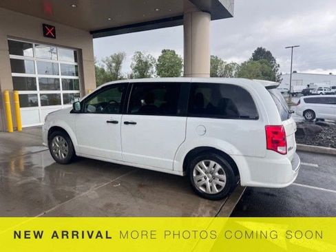Used 2019 Dodge Grand Caravan SE FWD image 9
