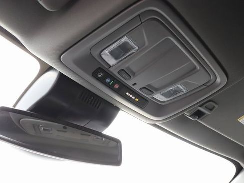 Used 2025 GMC Sierra 1500 SLT image 37