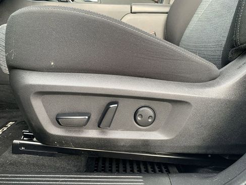 Used 2023 Nissan Rogue SV image 14