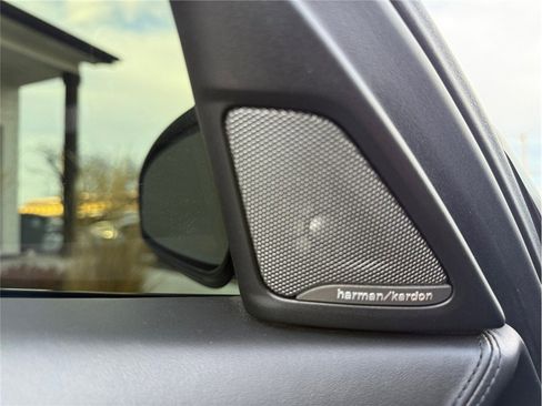 Used 2016 BMW M5 image 32