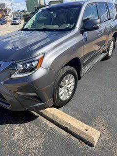 Used 2019 Lexus GX 460 Premium w/ Premium Package AWD/4WD image 2