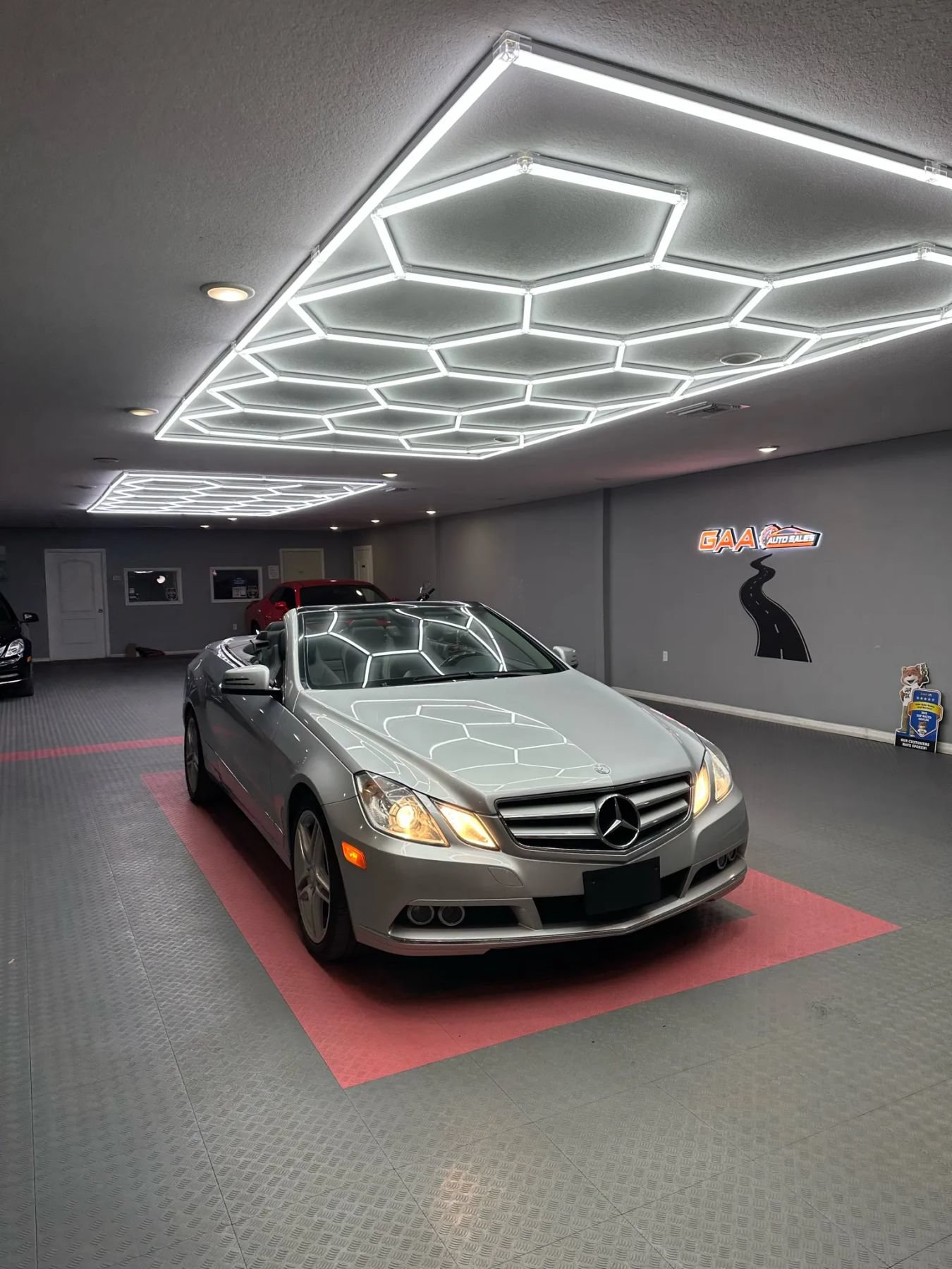 Used 2011 Mercedes-Benz E 350 Cabriolet image 1