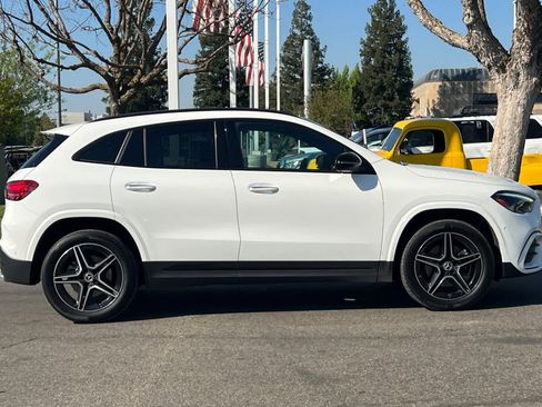 Used 2025 Mercedes-Benz GLA 250 4MATIC image 9