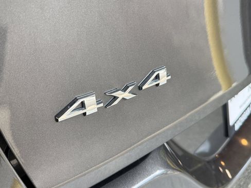 Used 2018 Jeep Cherokee Overland AWD/4WD image 30