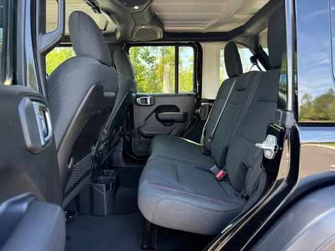 Used 2025 Jeep Wrangler Rubicon w/ Convenience Group image 12