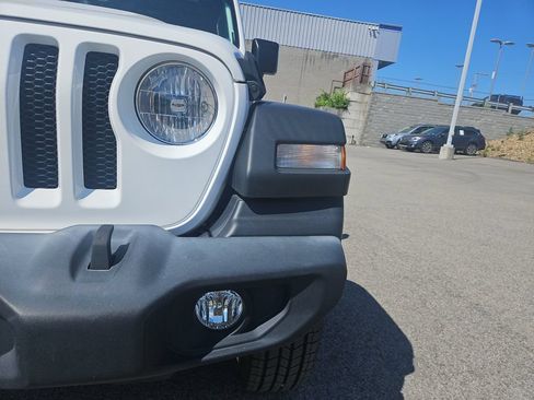 Used 2022 Jeep Wrangler Unlimited Sport AWD/4WD image 20