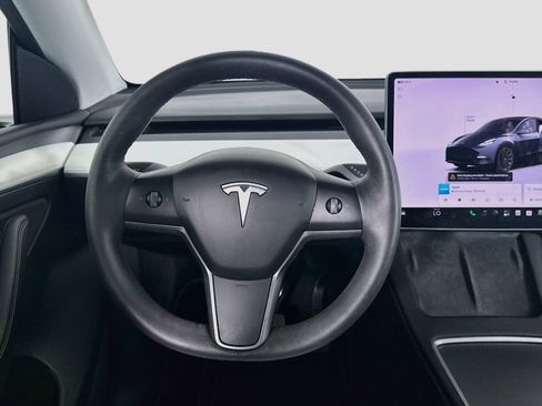 Used 2022 Tesla Model Y Long Range AWD/4WD image 17