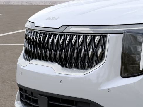New 2026 Kia Carnival FWD image 12