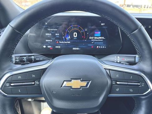 Used 2025 Chevrolet Equinox LT image 11