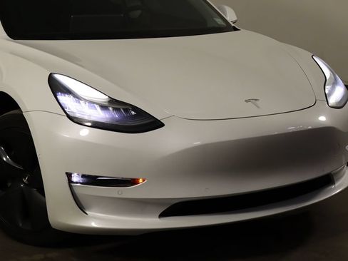 Used 2018 Tesla Model 3 Long Range RWD image 42