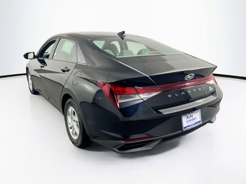Used 2023 Hyundai Elantra SE image 7
