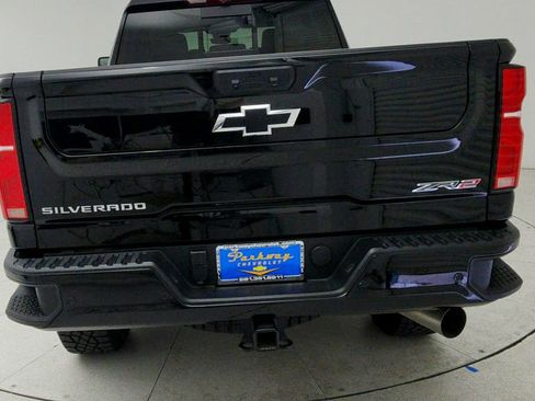 Used 2025 Chevrolet Silverado 2500 ZR2 w/ Technology Package AWD/4WD image 7