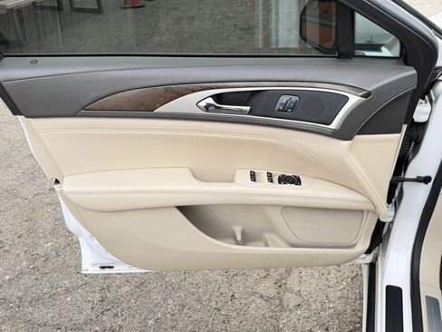 Used 2017 Lincoln MKZ Reserve w/ Climate Package image 16