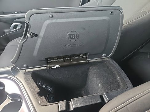 Used 2015 Dodge Challenger SXT w/ Sound Group image 54