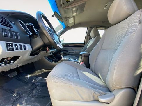 Used 2015 Toyota Tacoma 4x4 Access Cab V6 w/ Convenience Package image 9