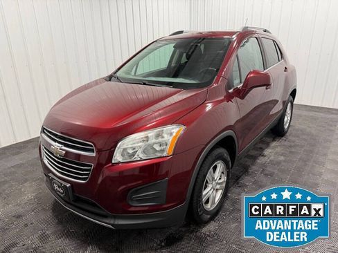Used 2016 Chevrolet Trax LT w/ LT Sun and Sound Package image 1