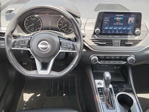 Used 2025 Nissan Altima 2.5 SR FWD image 27