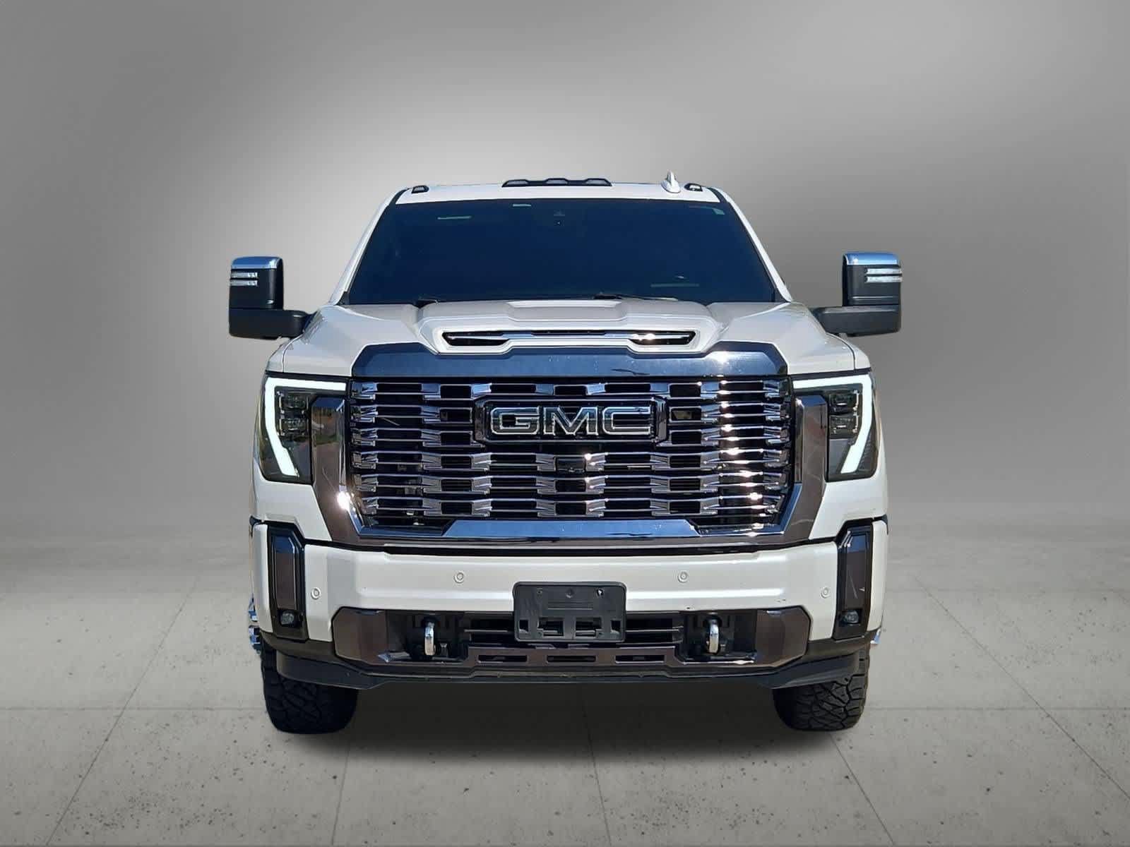 Used 2024 GMC Sierra 3500 Denali Ultimate AWD/4WD image 9