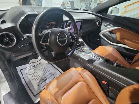 Used 2016 Chevrolet Camaro LT image 10