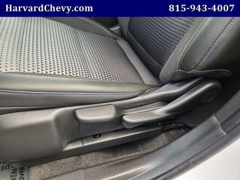 Certified 2025 Chevrolet Trax LT FWD image 24