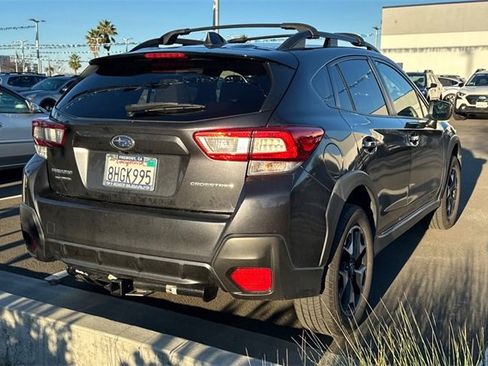 Used 2019 Subaru Crosstrek 2.0i Premium image 3