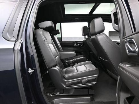 Used 2022 Chevrolet Suburban Z71 w/ Luxury Package AWD/4WD image 47