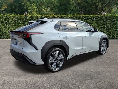 Used 2024 Subaru Solterra Limited image 4