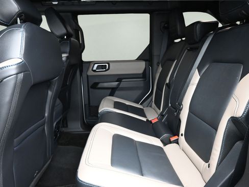 Used 2024 Ford Bronco Wildtrak AWD/4WD image 33