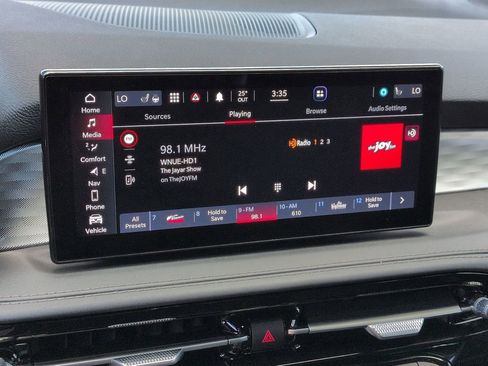 Used 2024 Alfa Romeo Tonale Ti w/ Premium Interior Package image 16