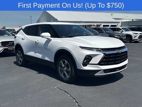 Used 2024 Chevrolet Blazer LT FWD image 2