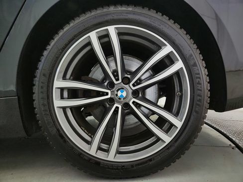 Used 2022 BMW 740i xDrive w/ M Sport Package AWD/4WD image 45